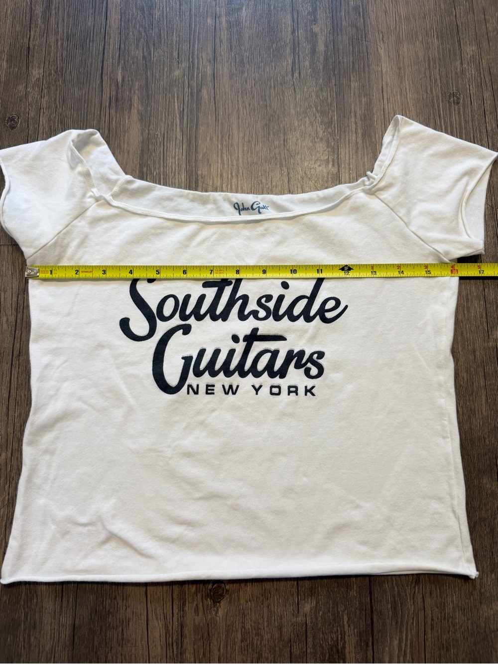 Brandy Melville White Raw Hem Boat Neckine Short Sleeves Graphic t- Shirt - Picture 9 of 9